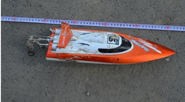 Un bărbat a încercat să transporte ţigări de contrabandă peste râul Prut cu o barcă radiocomandată.