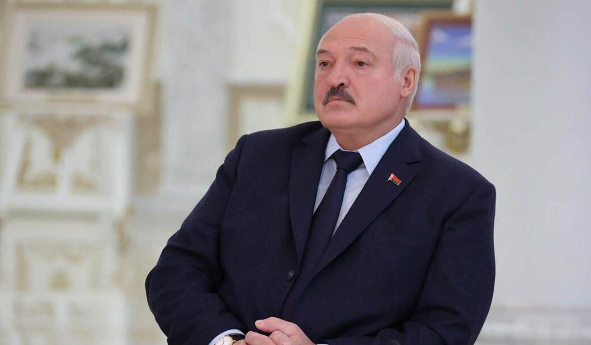 Лукашенко поручил провести проверку боевой готовности в ВС Беларуси.