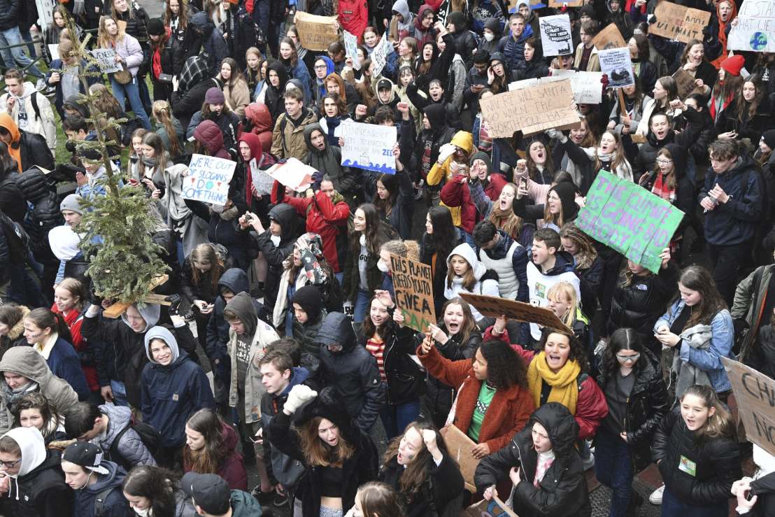 Митингующие выходят на улицы шестую неделю подряд, каждый четверг.