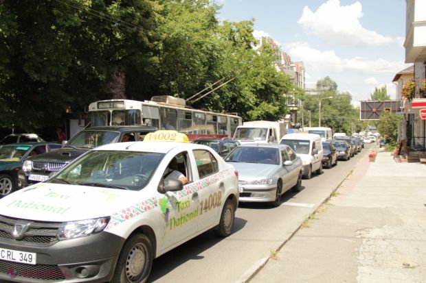 Tiraspol a decis să interzică importul autoturismelor mai vechi de zece ani. Foto: ziarulnational.md