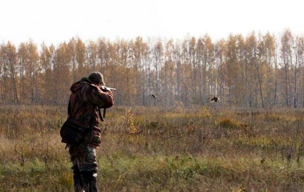 Из-за военного положения в Украине запрещают охоту.
