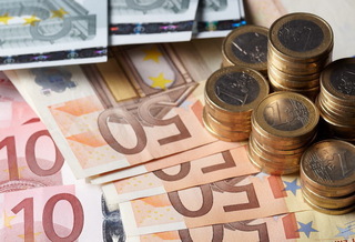 Moneda europeana bate record dupa record.