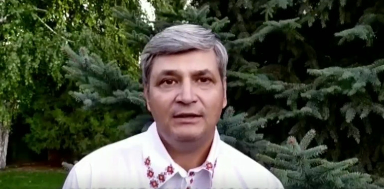 Наист Константин Москович подготовил особенное поздравлению ко Дню румынского языка. 