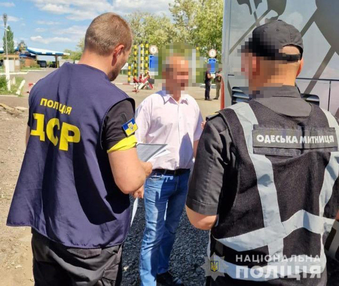 Из Молдовы в Одессу ввозили товары под видом гуманитарной помощи.