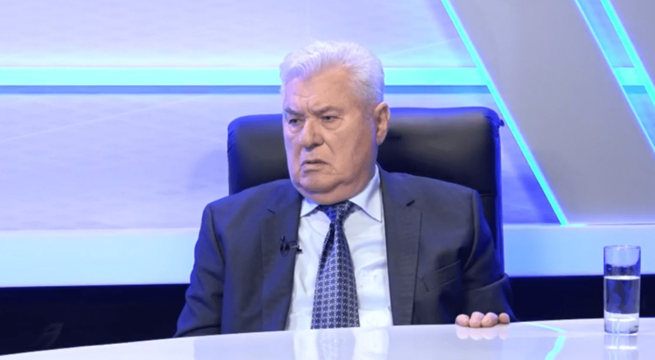 Воронин: Распустить парламент или нет, решат девушки из президентуры и Конституционного суда.