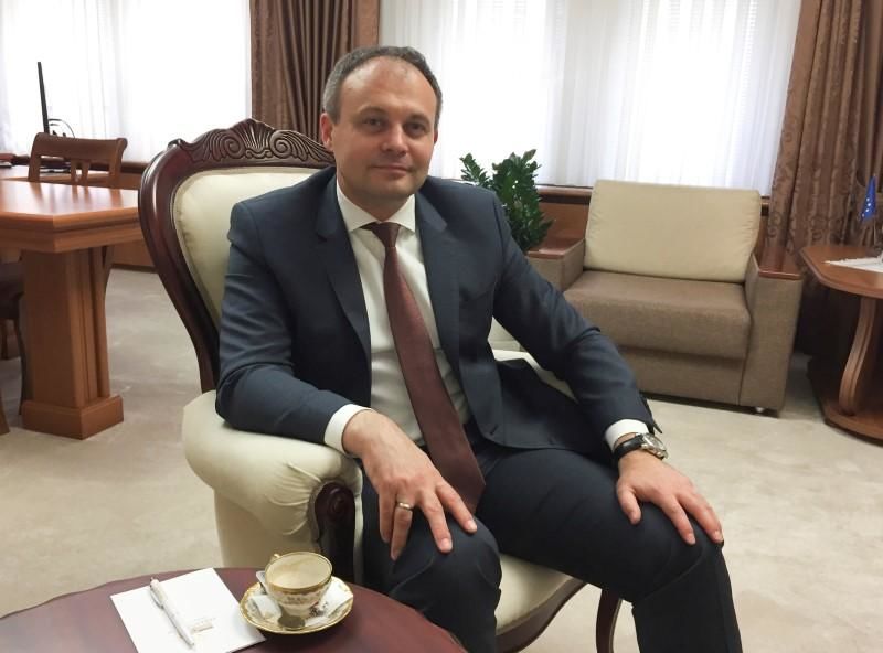 Andrian Candu a avut venituri din salariul de președinte al Parlamentului în sumă de 139 de mii de lei, în timp ce soția sa nu a raportat niciun venit oficial.