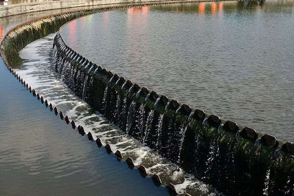 Эксплуатация водопровода без канализационных систем нерациональна.