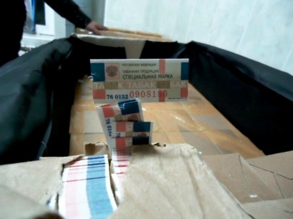 Шофер и трое пассажиров автомобиля заявили, что перевозят личные вещи из Турции в Молдову.