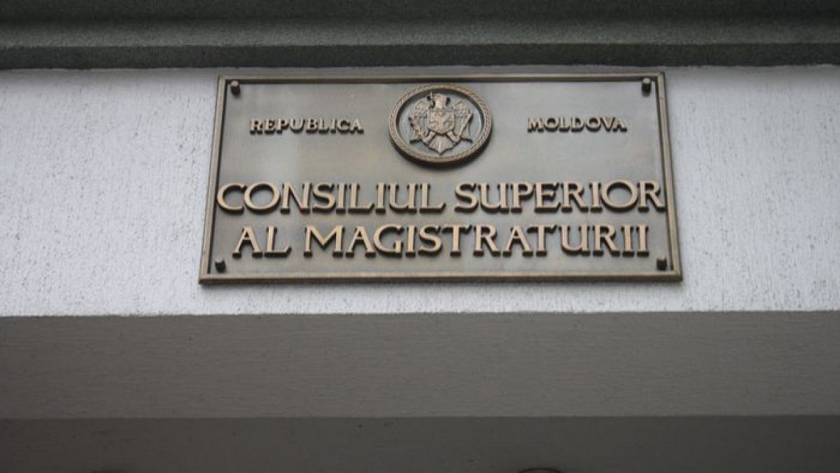 Lecţii de jurnalism la Consiliul Superior al Magistraturii: O judecătoare din capitală s-a plâns că a fost vizată greşit într-un articol