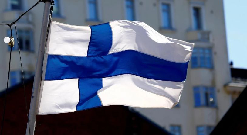 Финляндия сотрудничает с США в сфере обороны и готова вступить в НАТО.