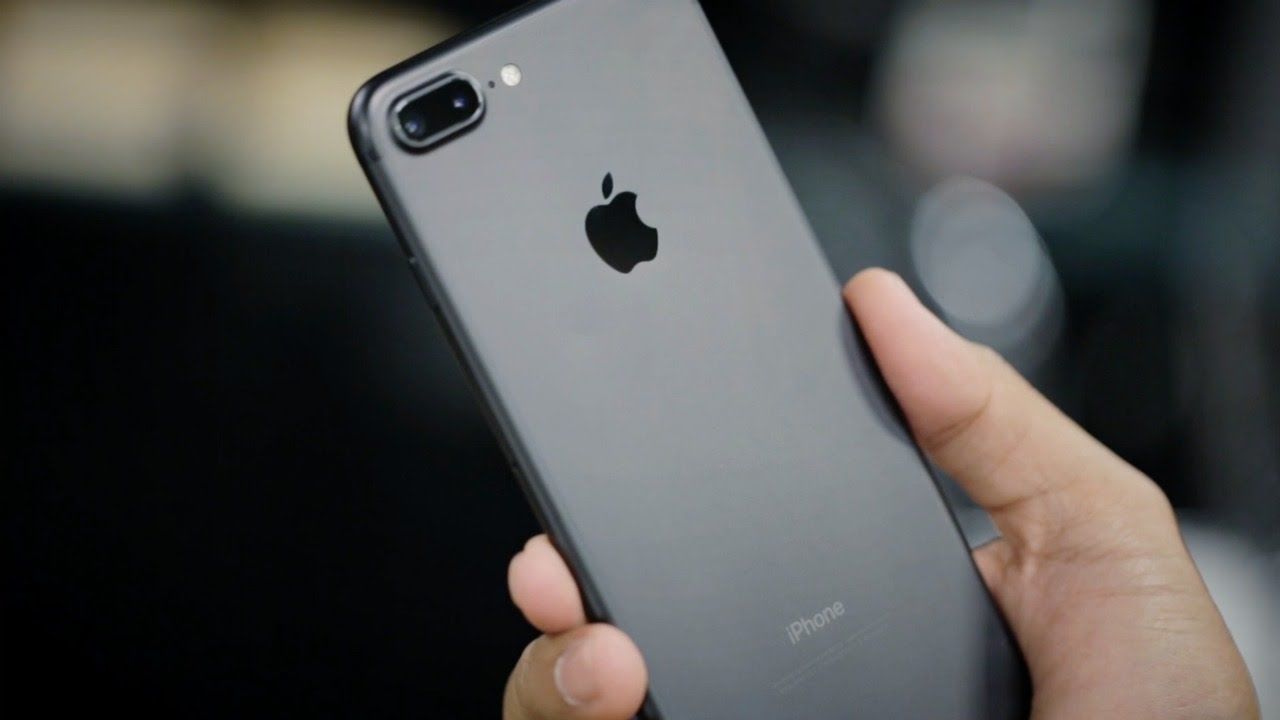 Эксперты установили, что излучение от iPhone превышает норму.