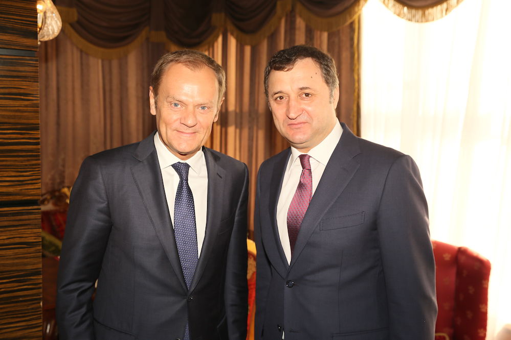 La finele întrevederii, Donald Tusk i-a dorit preşedintelui PLDM succese în alegerile generale locale din 14 iunie.