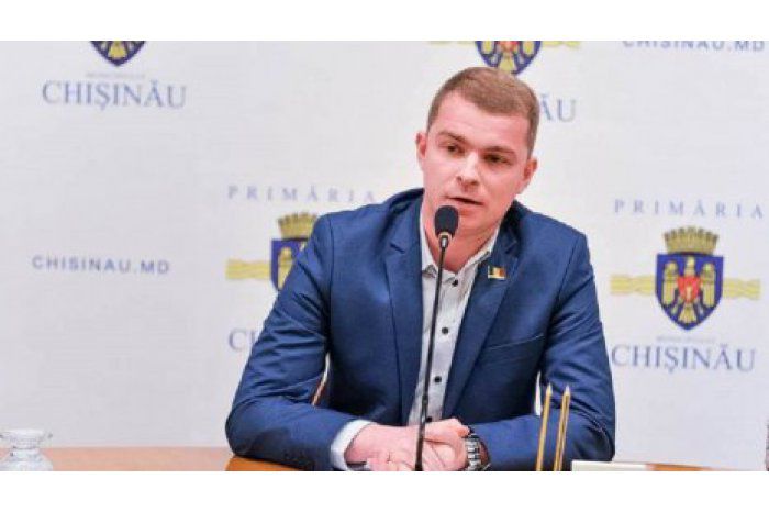 Столичный мунсоветник от социалистов Вадим Филипов.