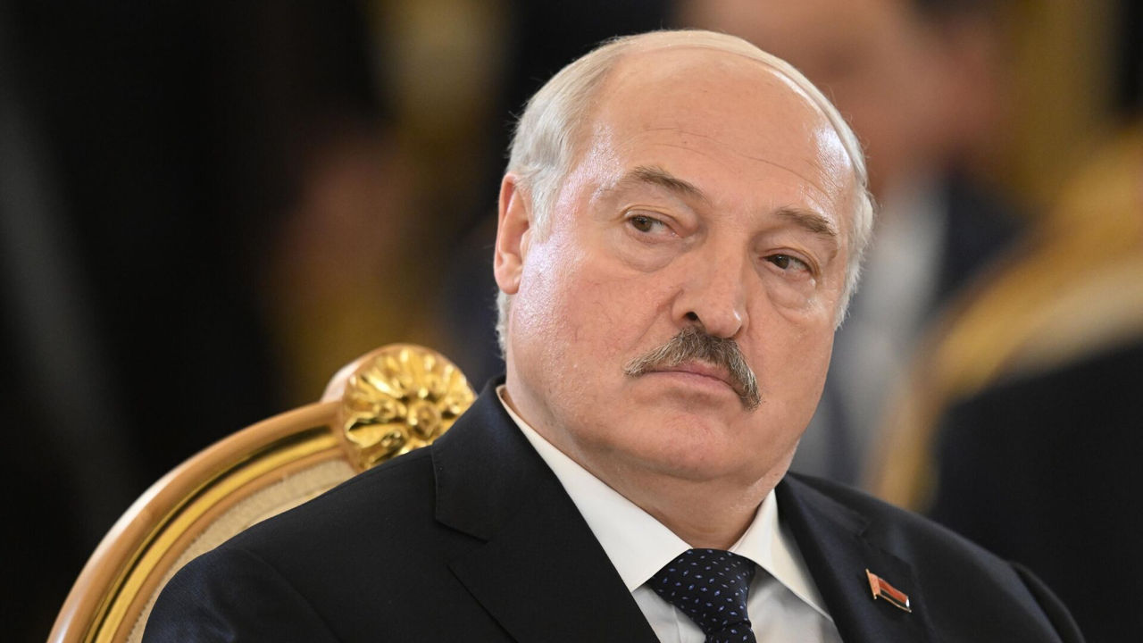 Лукашенко подписал поправки с гарантиями для уходящего президента.