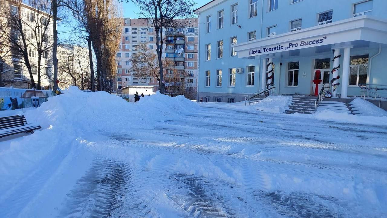 В Кишиневе, Бельцах и еще в 6 районах Молдовы дети возвращаются к занятиям.