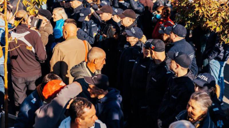Полиция: Протестующие в воскресенье попытаются перекрыть дороги.