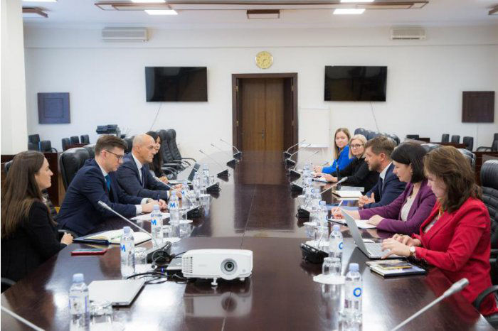 Генсекретарь правительства провел встречу с делегацией Комитета по управлению сетью EPAC/EACN.