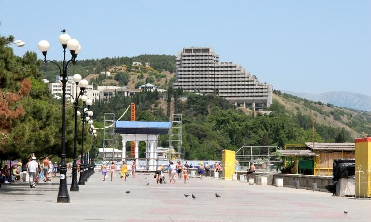 "Испорченные" турецким all inclusive россияне с той же меркой все чаще подходят и к крымским отелям.