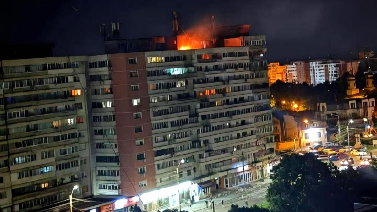 O dronă a lovit un bloc cu mai multe etaje la Galați: Două persoane au fost rănite.