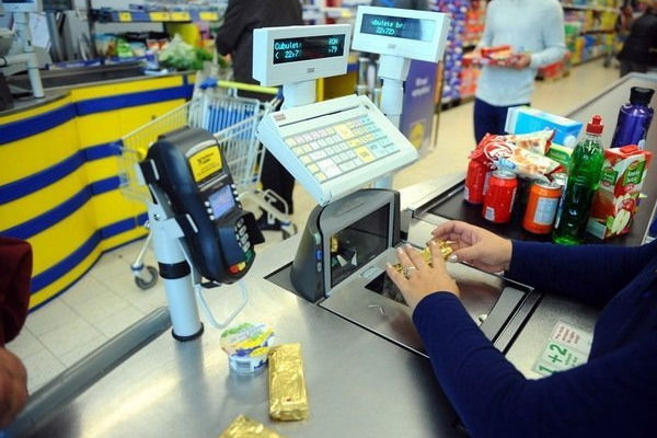 Французская компания предлагает внедрить электронные билеты на питание.