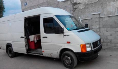 Un moldovean de 34 de ani a fost prins în timp ce transporta ilegal 2,5 tone de motorină. Foto: border.gov.md