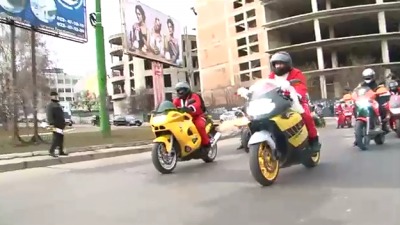 Ассоциация байкеров Молдовы второй год подряд проводит такой парад в канун зимних праздников.