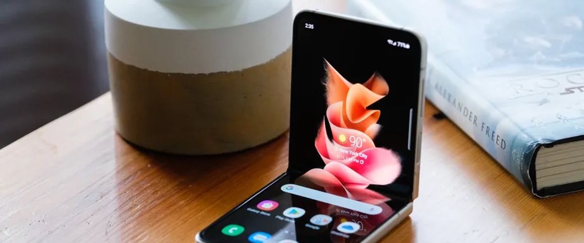 Google тестирует второй складной смартфон Pixel.