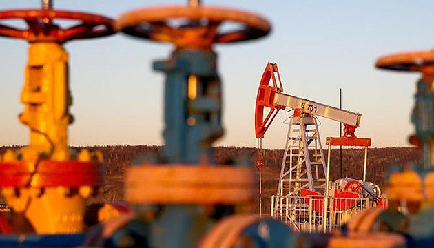 Нефть дорожает после новостей об успешном испытании вакцины от COVID-19.