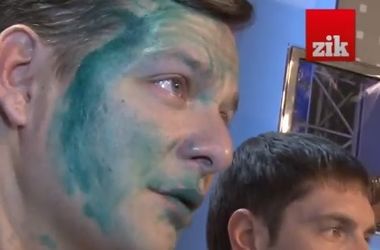 Сам Ляшко считает, что это так "Свобода" встречает его во Львове.