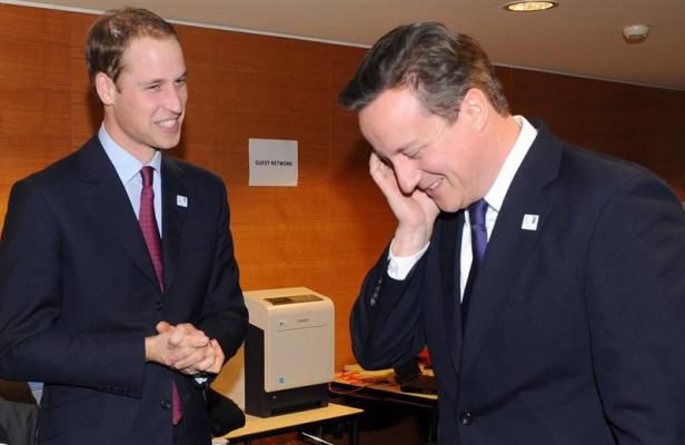 Prinţul William şi fostul premier David Cameron sunt implicaţi într-un scandal de corupţie. 