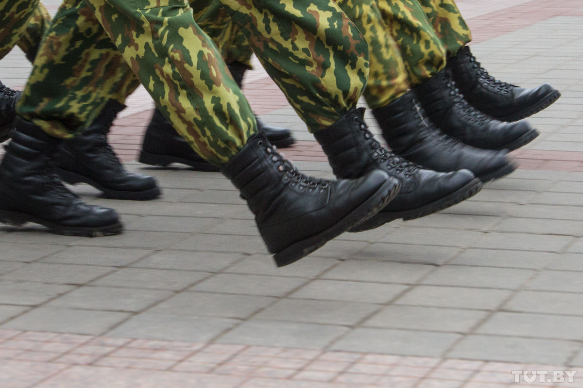В Белоруссии увеличили сроки и частоту призыва на военные сборы.