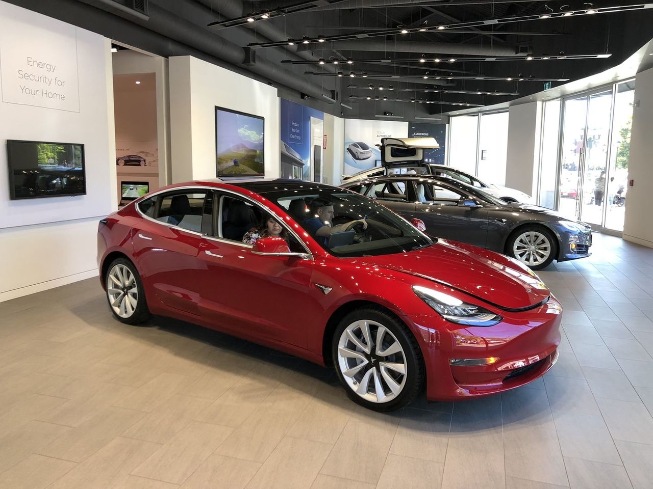 Tesla за неделю потеряла 40 миллиардов долларов рыночной капитализации.
