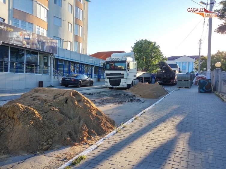 В Комрате появится еще один участок дороги, вымощенный брусчаткой.