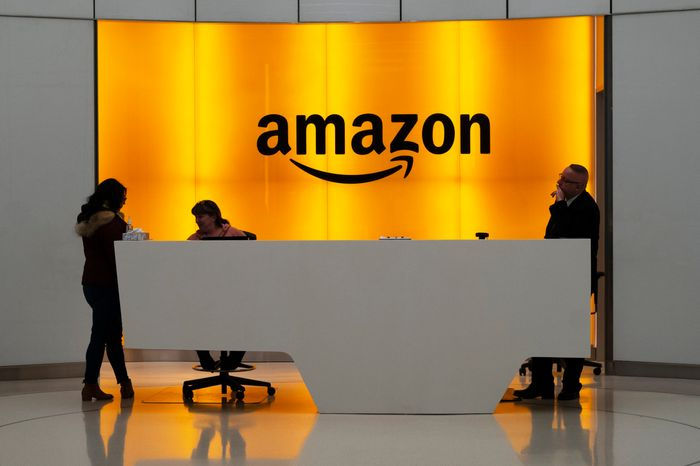 Amazon намерен бесплатно обучить технологиям ИИ два миллиона человек.