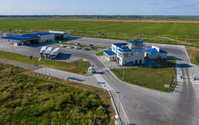 Из-за атаки временно не работает паромный КПП на границе Украины с Румынией.