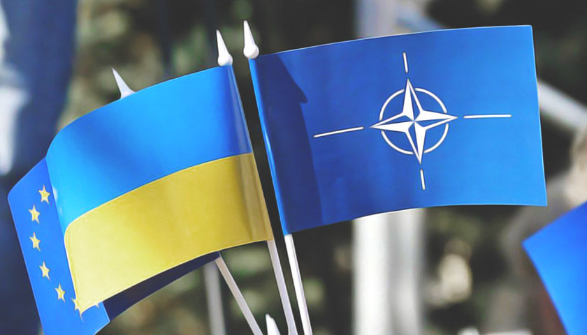 Киев анонсировал повышение статуса Украины в НАТО до партнера.