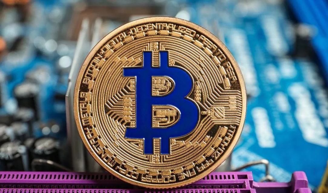 Биткоин достиг $64 тыс. и обновил исторический максимум.