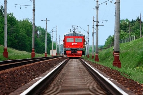 Товарный поезд насмерть сбил 35-летнего гражданина Молдовы.