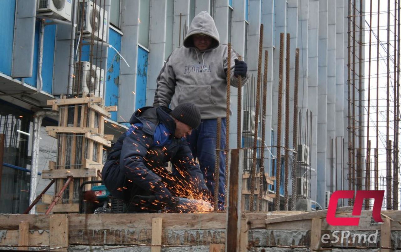 Около 53,5% авторизаций выдано на строительство жилых и нежилых зданий в городах Молдовы. Фото: esp.md