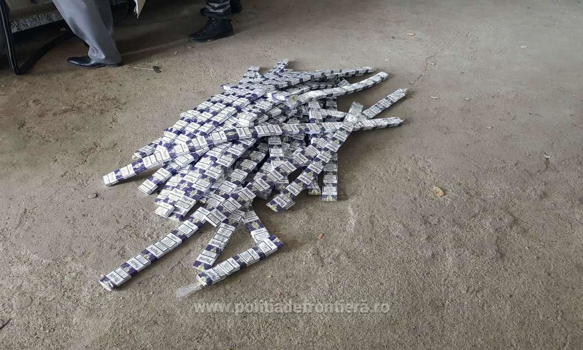 10.000 de tigări de contrabandă, confiscate de vameşi.