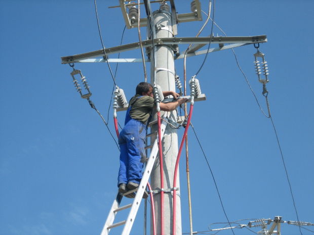 Brigada a îndeplinit toate regulile de securitate prescrise. Foto: swisoelectric.ro