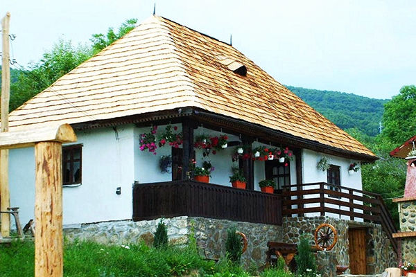 Punctul vulnerabil al turismului rural este factorul sezonier
