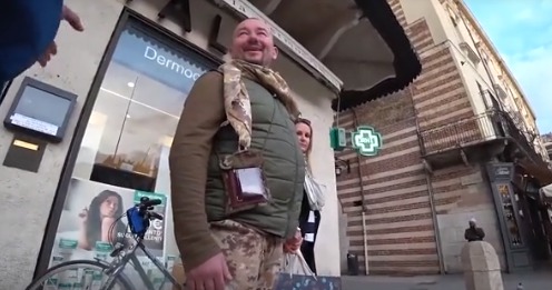 Боец АТО опубликовал видео с плевками в ведущего Первого канала.