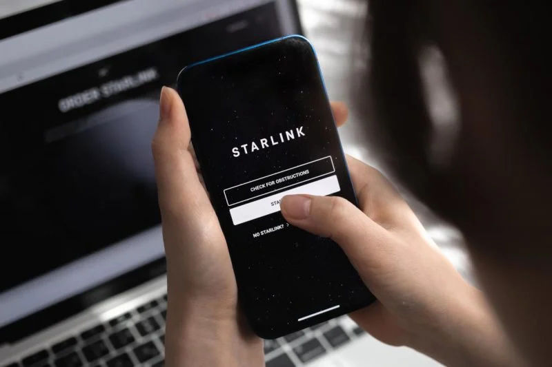 SpaceX теперь может подключать смартфоны напрямую к интернет-спутникам Starlink.