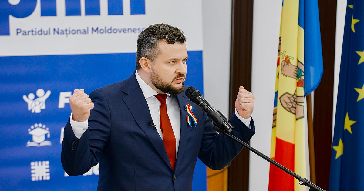 Галбур: Нужно запретить властям повышать пенсии и зарплаты в год выборов.
