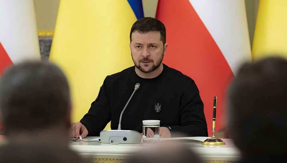 Зеленский о Бахмуте: При угрозе окружения и потерь будут соответствующие решения.