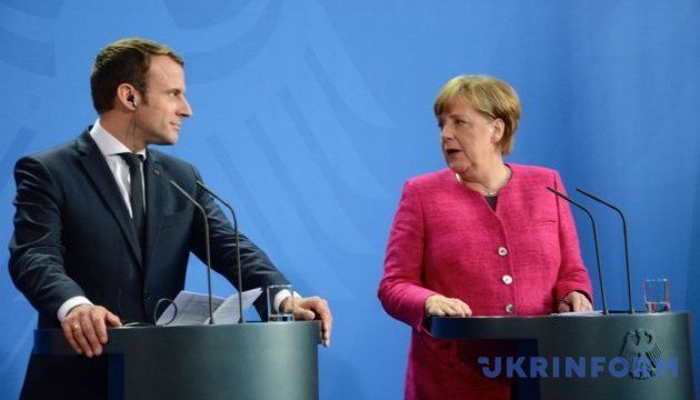 Меркель и Макрон договорились разработать «дорожную карту» по реформам ЕС.