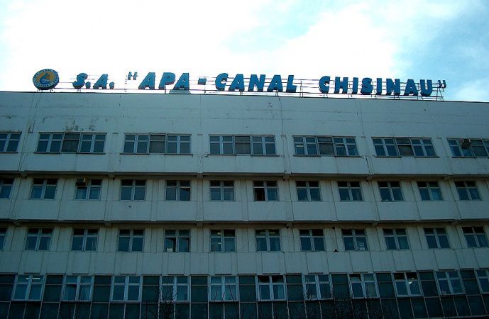 Apa-Canal Chisinau неоднократно заявлял, что не менявшиеся с 2008 г. тарифы не покрывают его затраты.