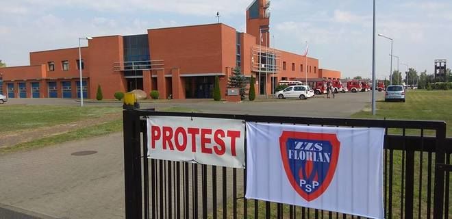 В Польше все полицейские города ушли на больничный по удивительной причине.