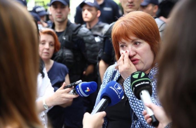 Заседание суда по делу о снятии иммунитета с Маноле перенесено.